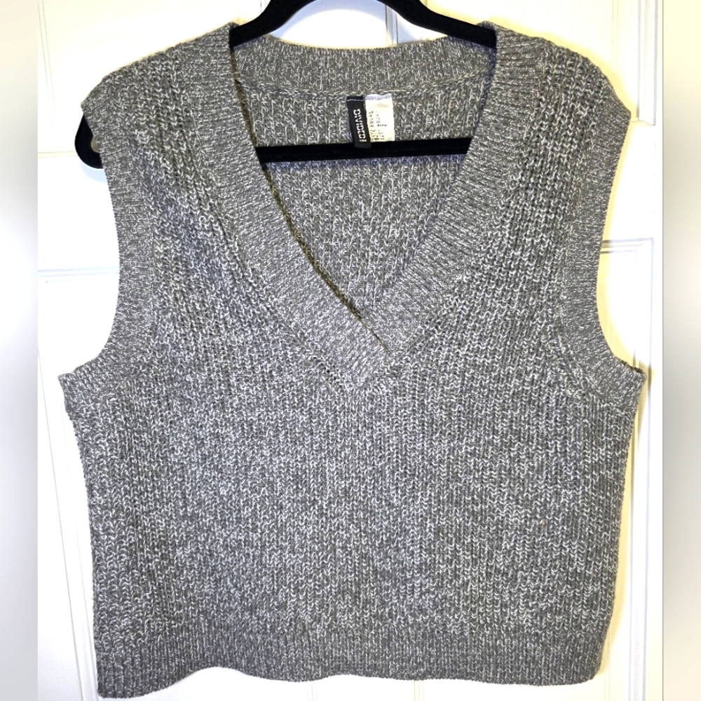 Divided by H&M Knit Cropped Sleeveless Sweater Vest Top- Women's Size XL Gray